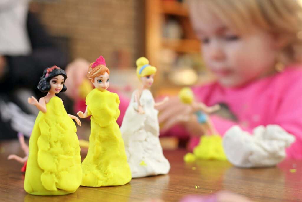 The Best Modeling Clay For Kids - The Creative Folk Best Modeling Clay for Kids and Beginners